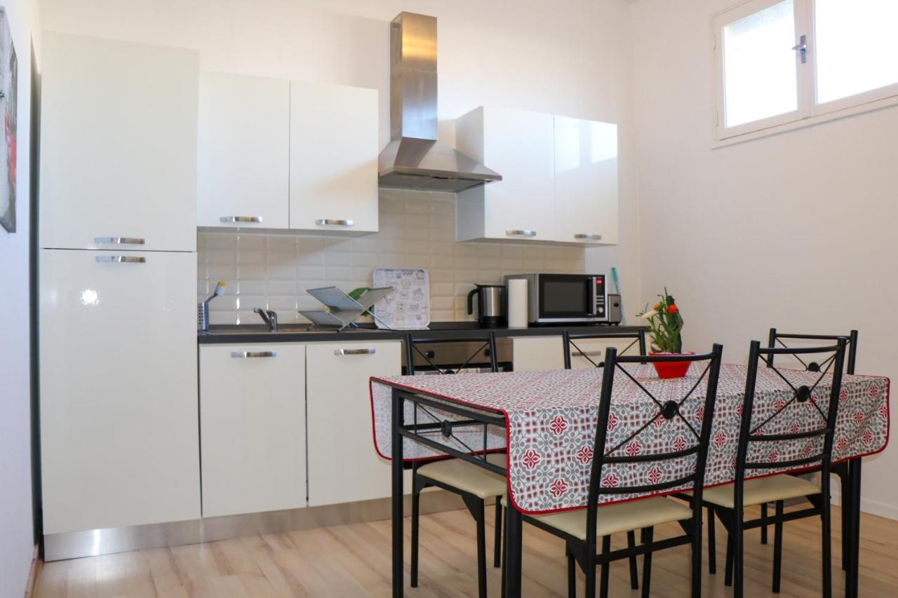 Appart Aux Deux Colombes Avec Balcon Et Garage Pamiers Ngoại thất bức ảnh